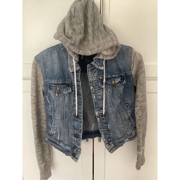 Free People Distressed Denim Jean Jacket Sz XS   Knit Sleeves Removable Hoodie - Picture 2 of 12